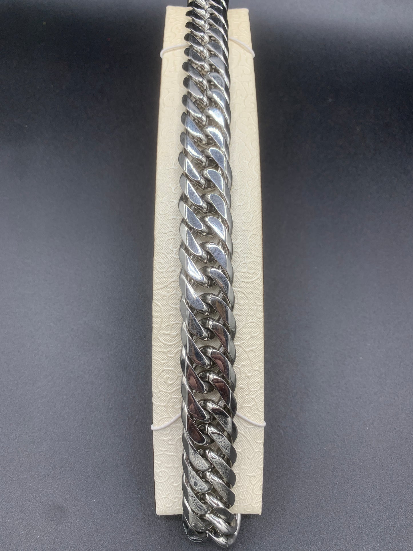 Stainless steel chain