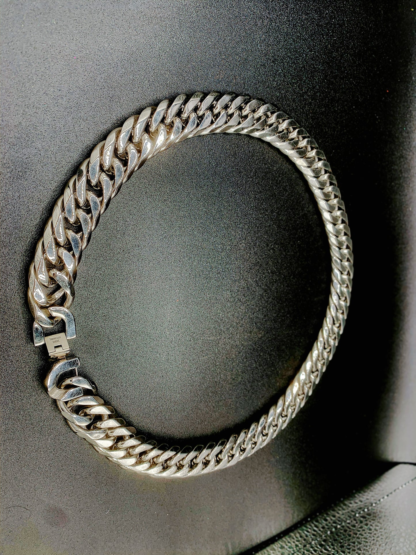 Stainless steel chain